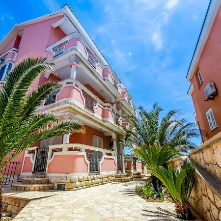 Ari Apartments Novalja Exterior photo