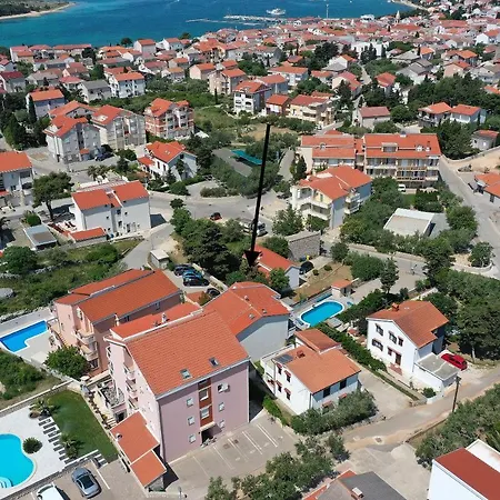 Ari Apartments Novalja Exterior photo