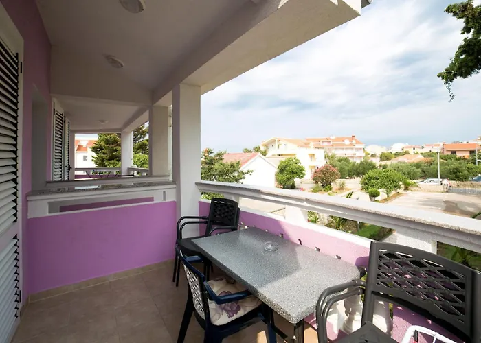 Ari Apartments