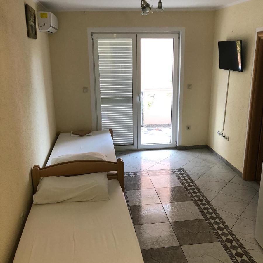 Apartment Ari