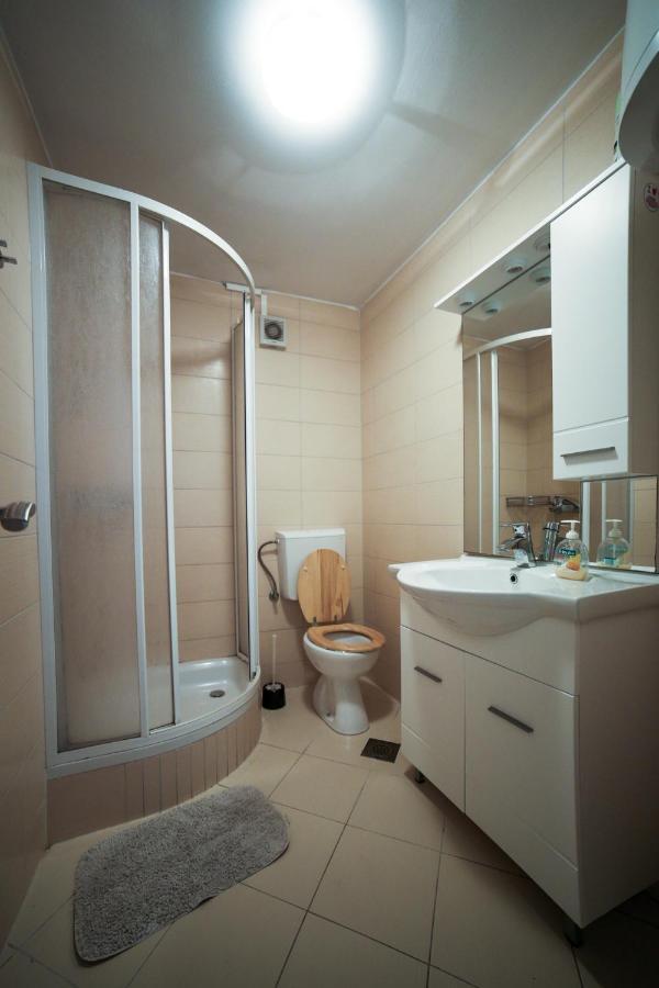 Apartment Ari Novalja