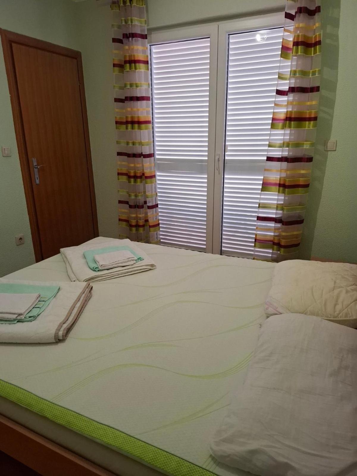 Ari Apartman *