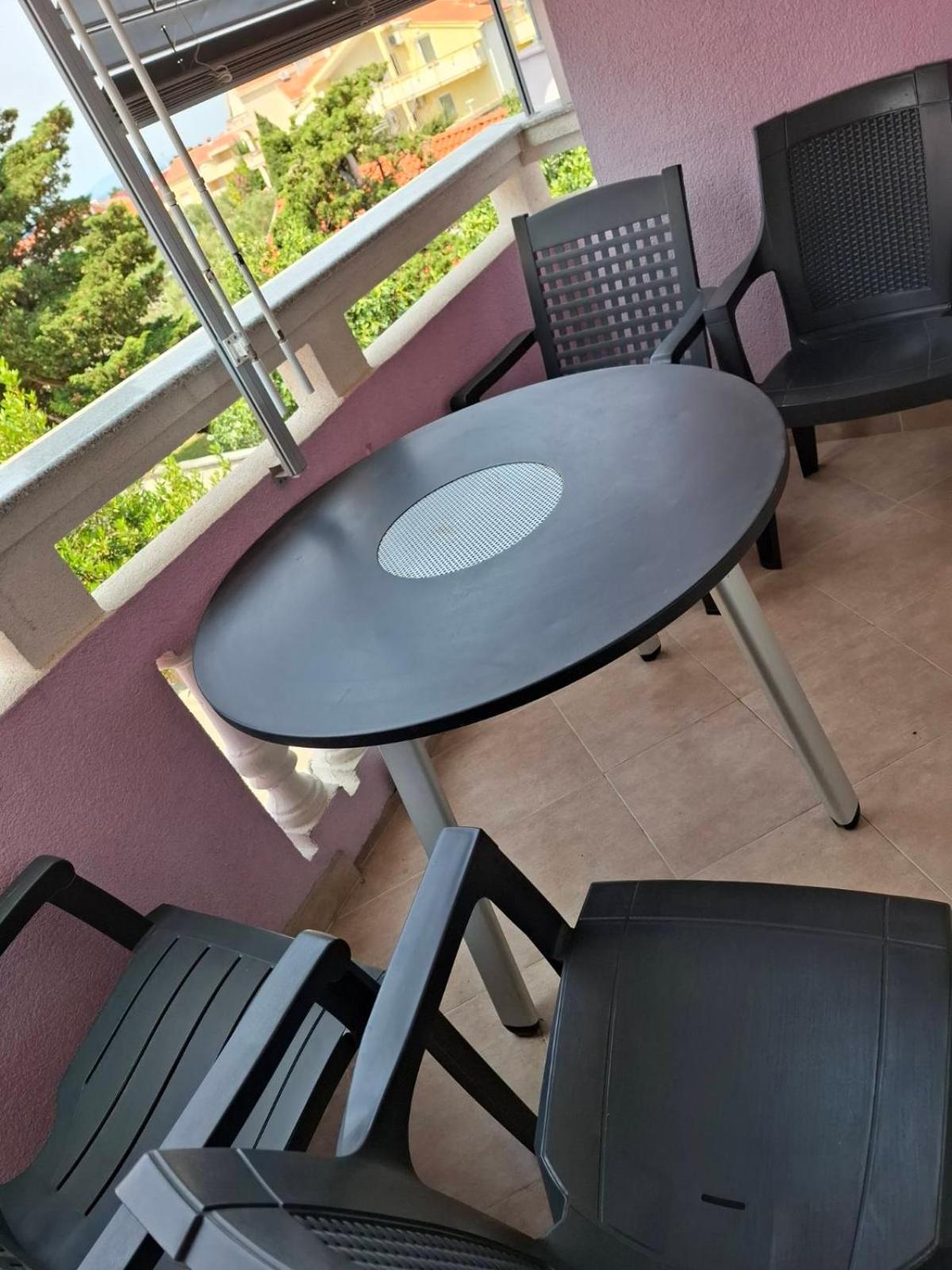 Ari Apartman *